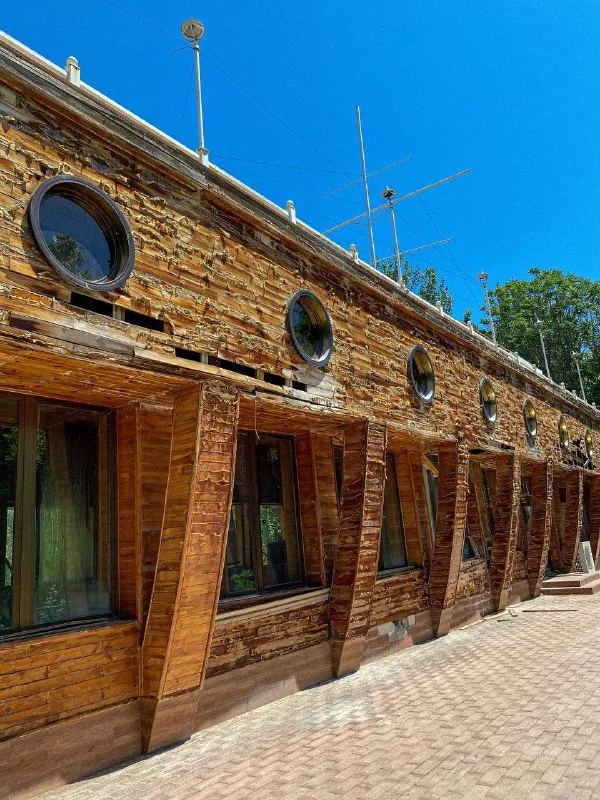 UzExpoMarkaz bog‘i — 4-rasm